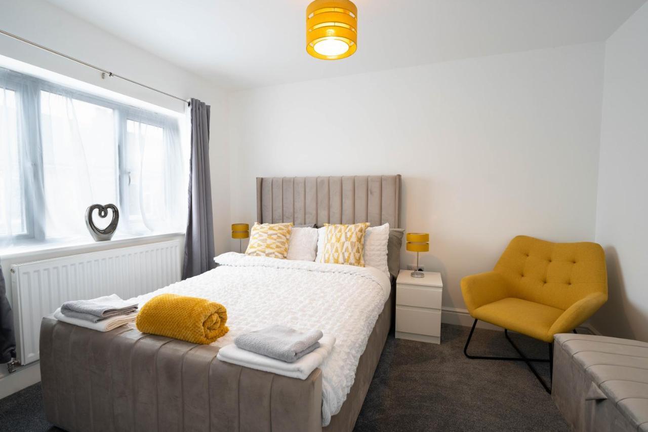 Entire Modern Home With Private Parking For 6/8 Persons Worksop Ngoại thất bức ảnh