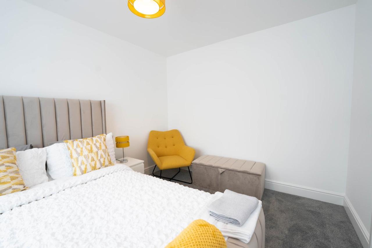 Entire Modern Home With Private Parking For 6/8 Persons Worksop Ngoại thất bức ảnh