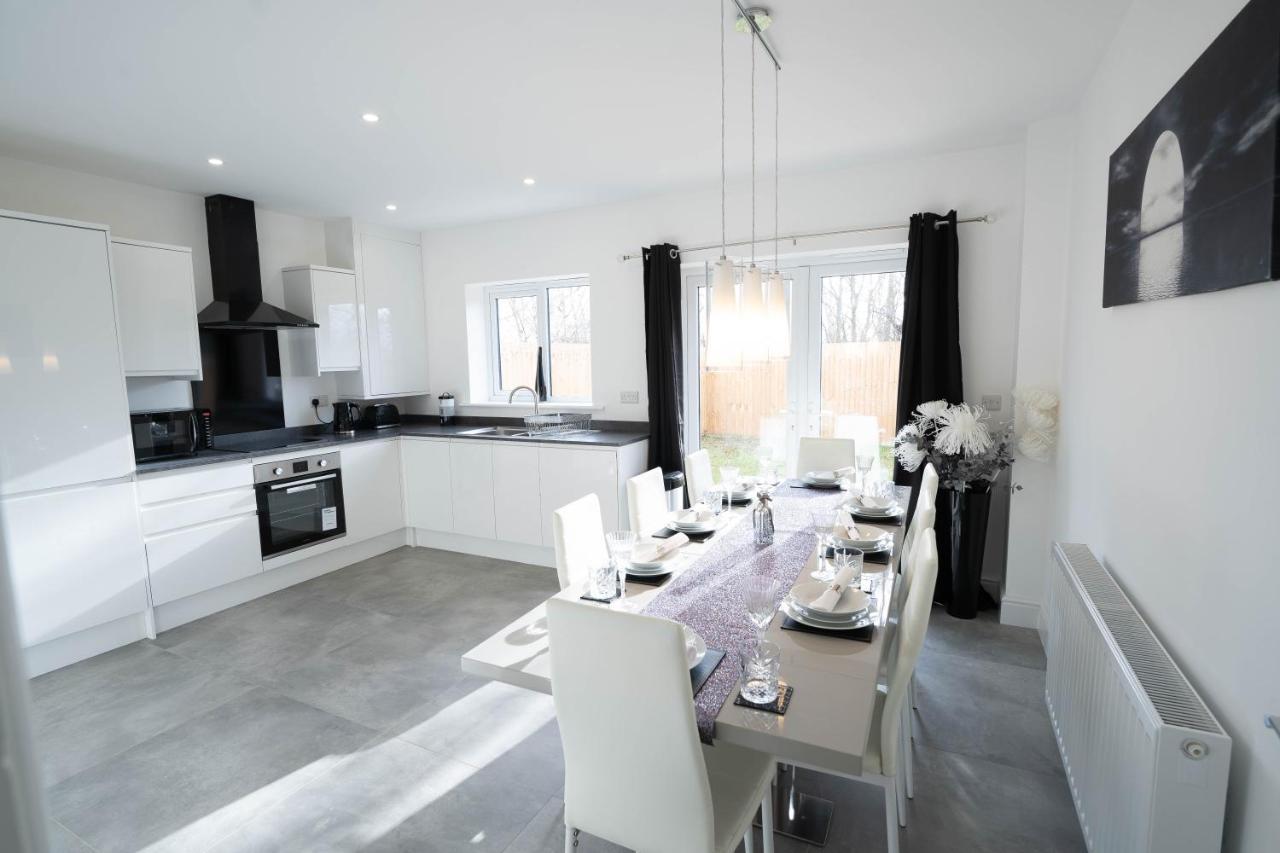 Entire Modern Home With Private Parking For 6/8 Persons Worksop Ngoại thất bức ảnh