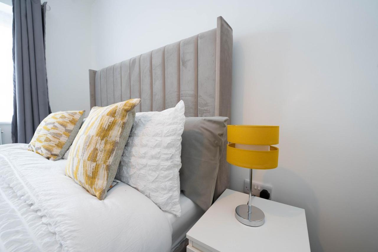 Entire Modern Home With Private Parking For 6/8 Persons Worksop Ngoại thất bức ảnh