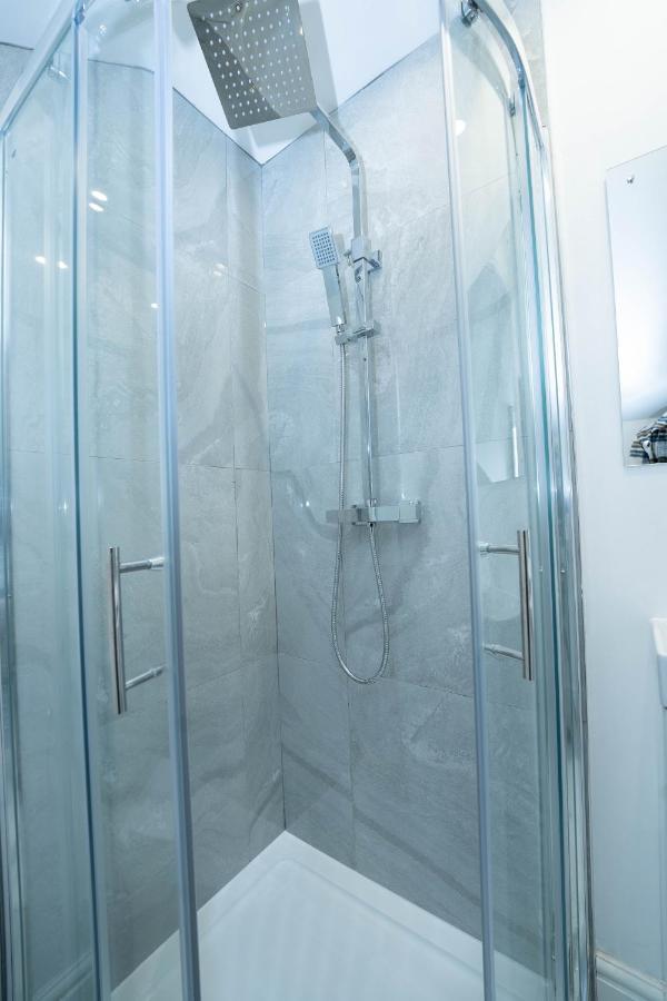 Entire Modern Home With Private Parking For 6/8 Persons Worksop Ngoại thất bức ảnh
