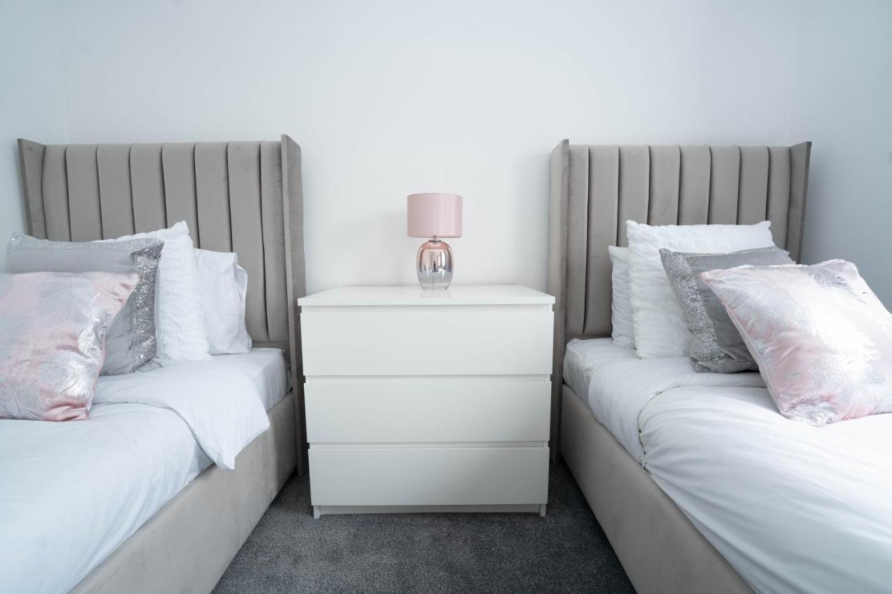 Entire Modern Home With Private Parking For 6/8 Persons Worksop Ngoại thất bức ảnh
