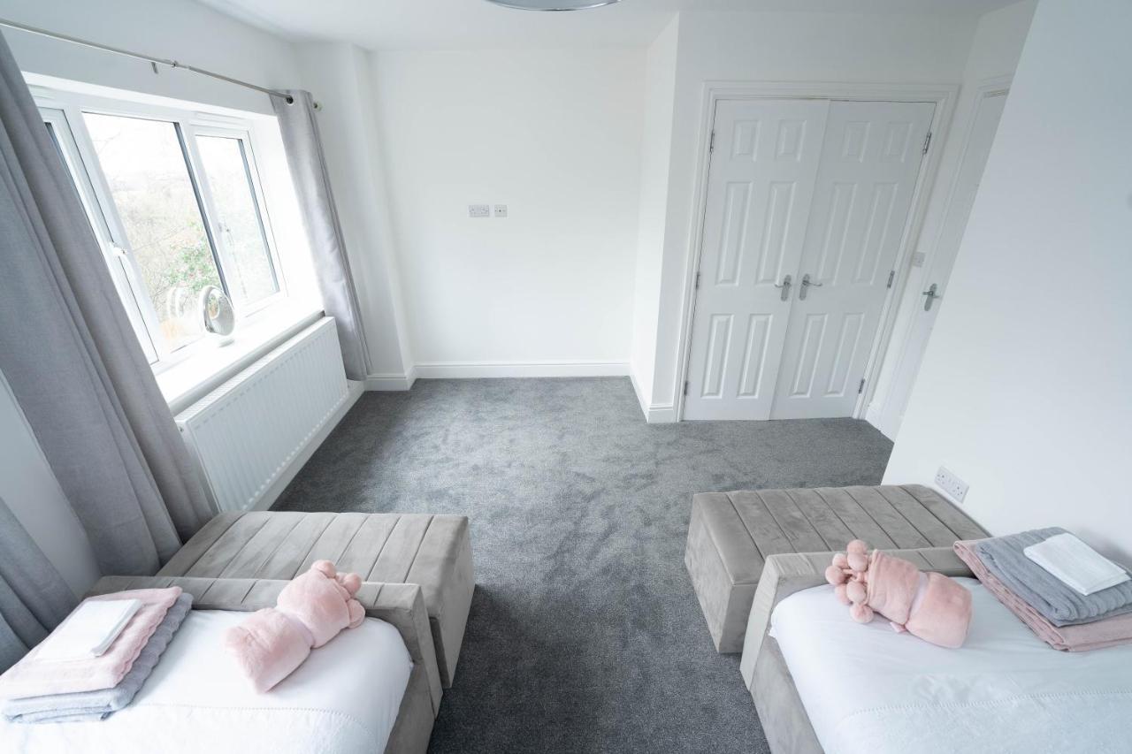 Entire Modern Home With Private Parking For 6/8 Persons Worksop Ngoại thất bức ảnh